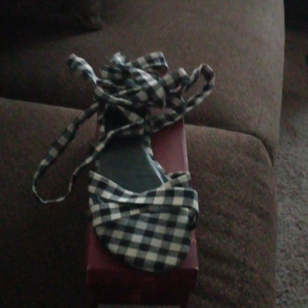 Sandals - Picture 3 of 3